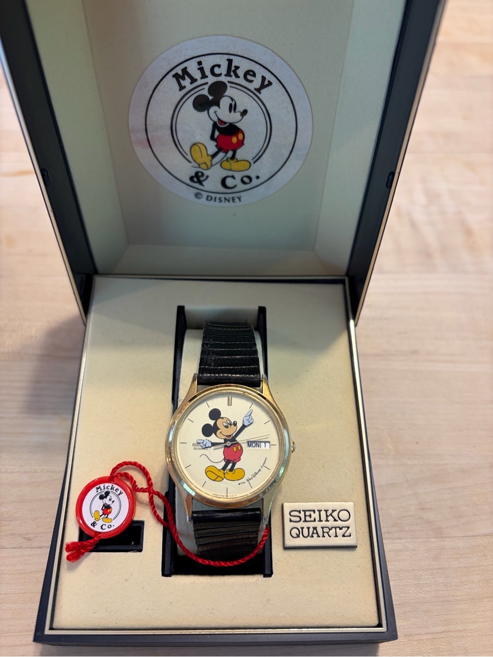 MICKEY & CO SEIKO QUARTZ VINTAGE DISNEY COLLECTIBLE WATCH, late 1980’s-1990’s.
